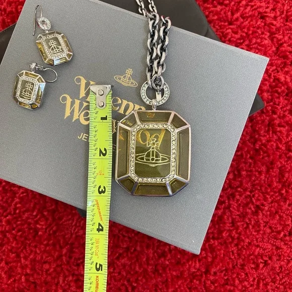 Vivienne Westwood VINTAGE BRAND NEW AW2011 Necklace Olive Green/Silver/Swarovski - Picture 10 of 11